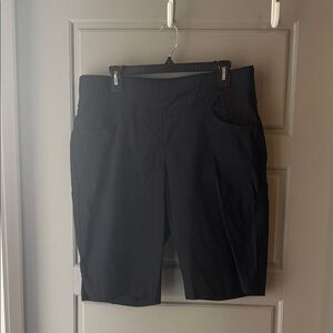 Ruby Rd. Black Bermuda Shorts with Front Pockets